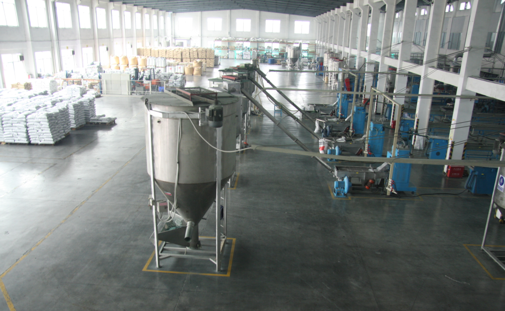 广东耀世娱乐化学-阻燃塑料生产车间